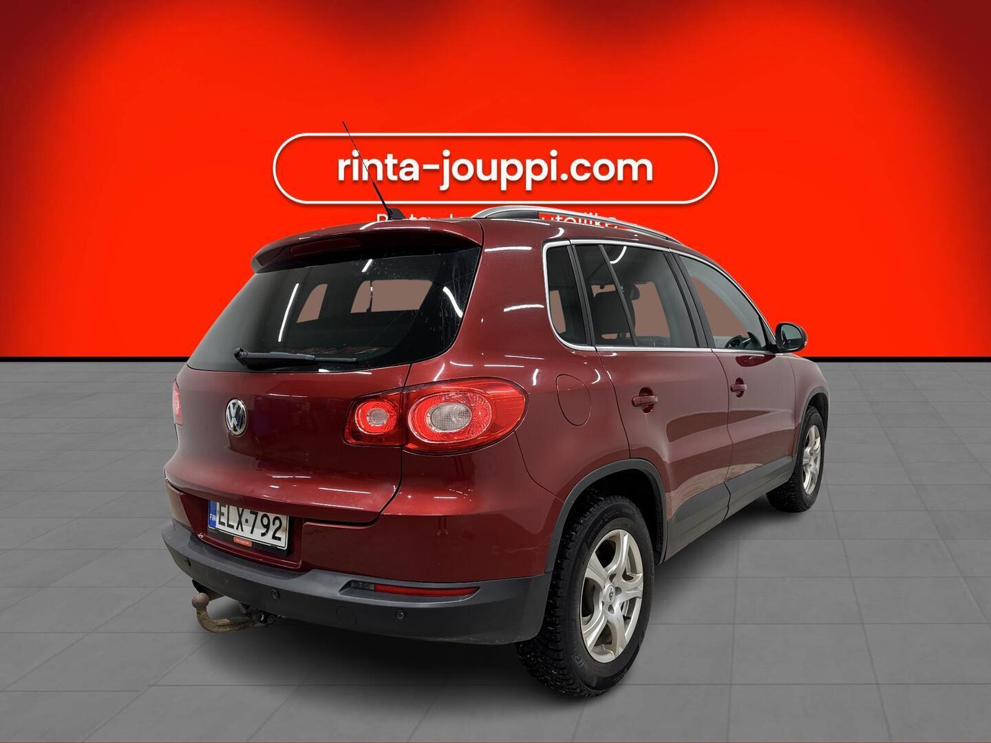 VOLKSWAGEN Tiguan 2011