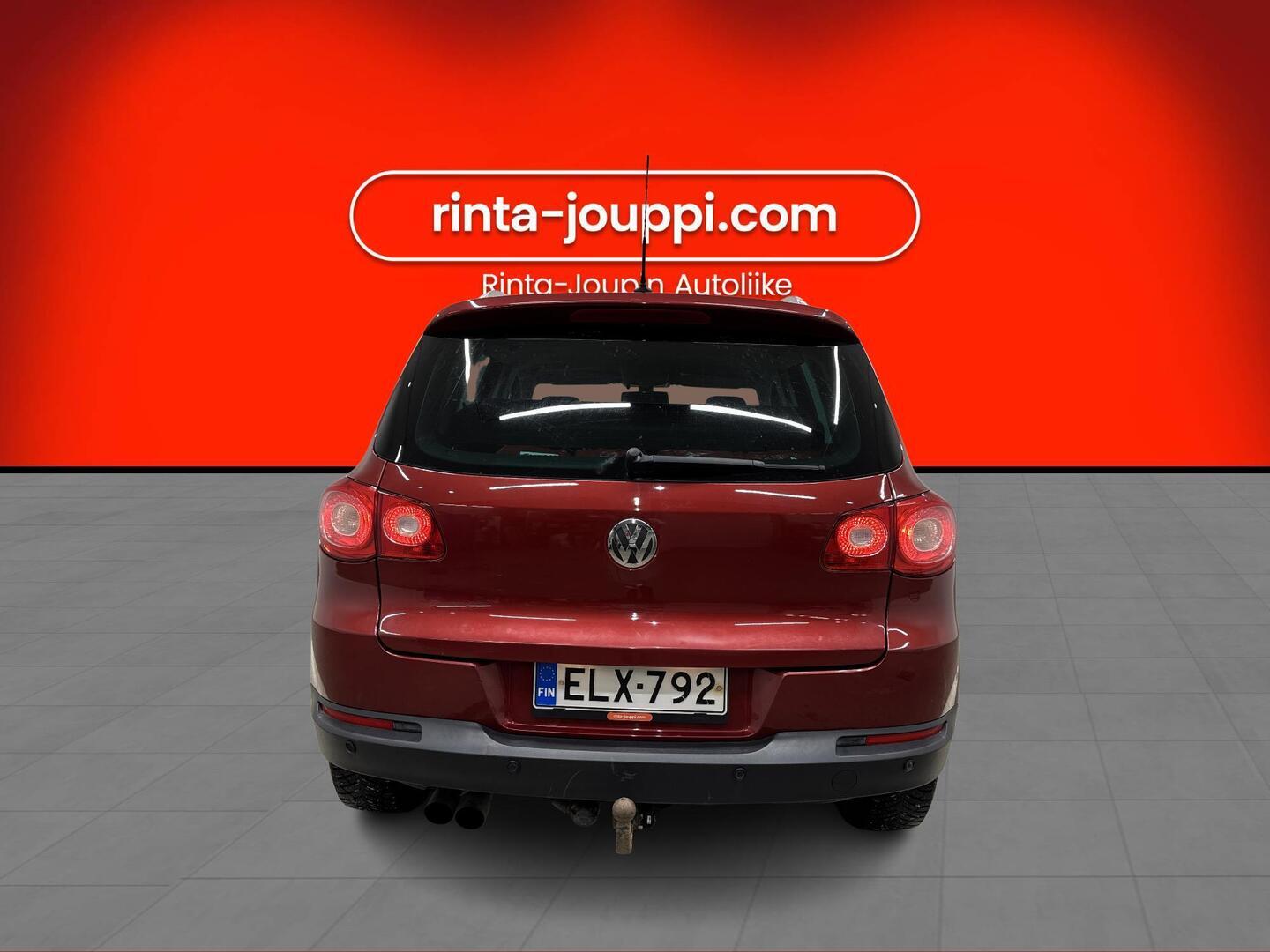 VOLKSWAGEN Tiguan 2011