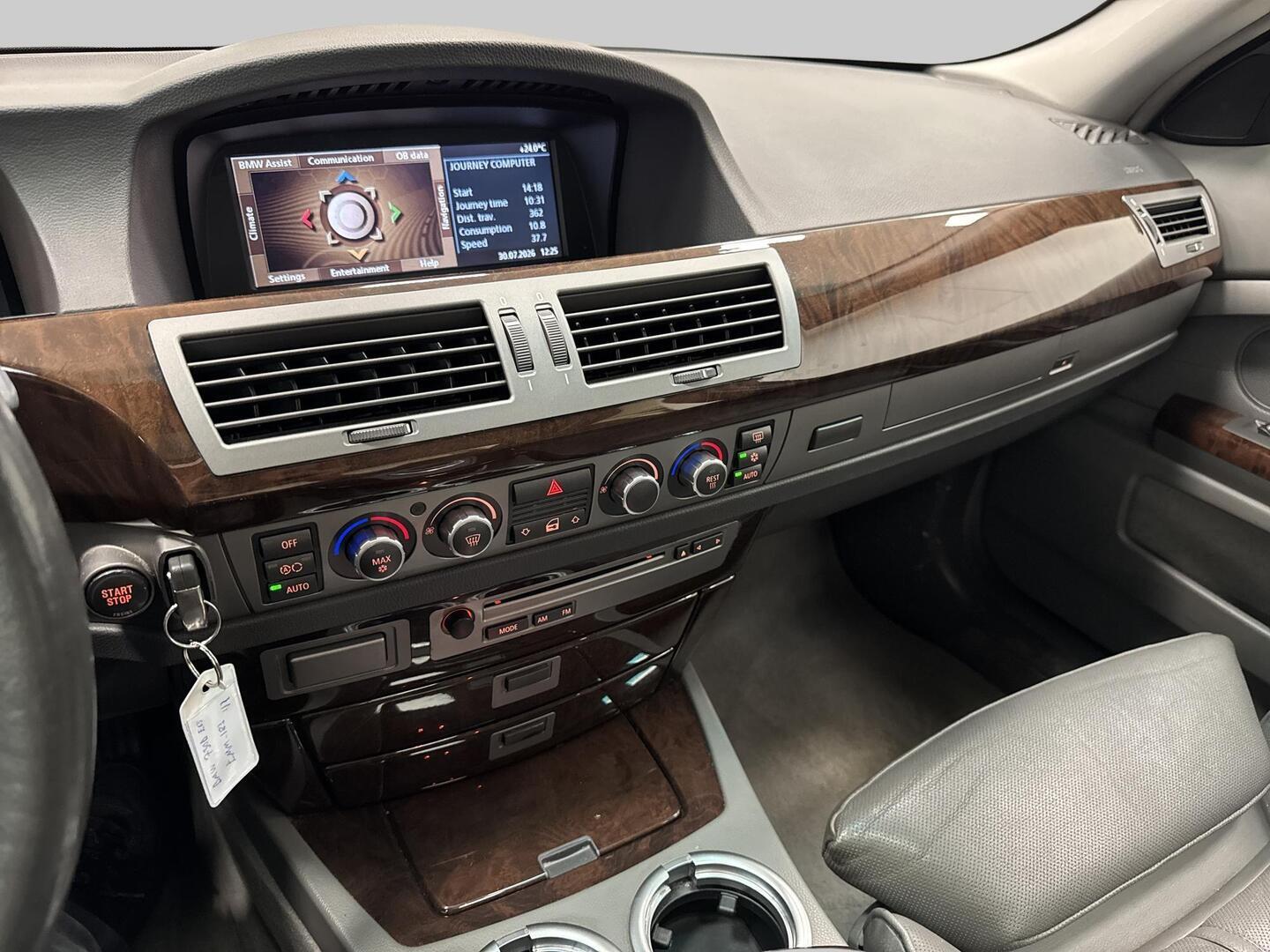 BMW 730 2004