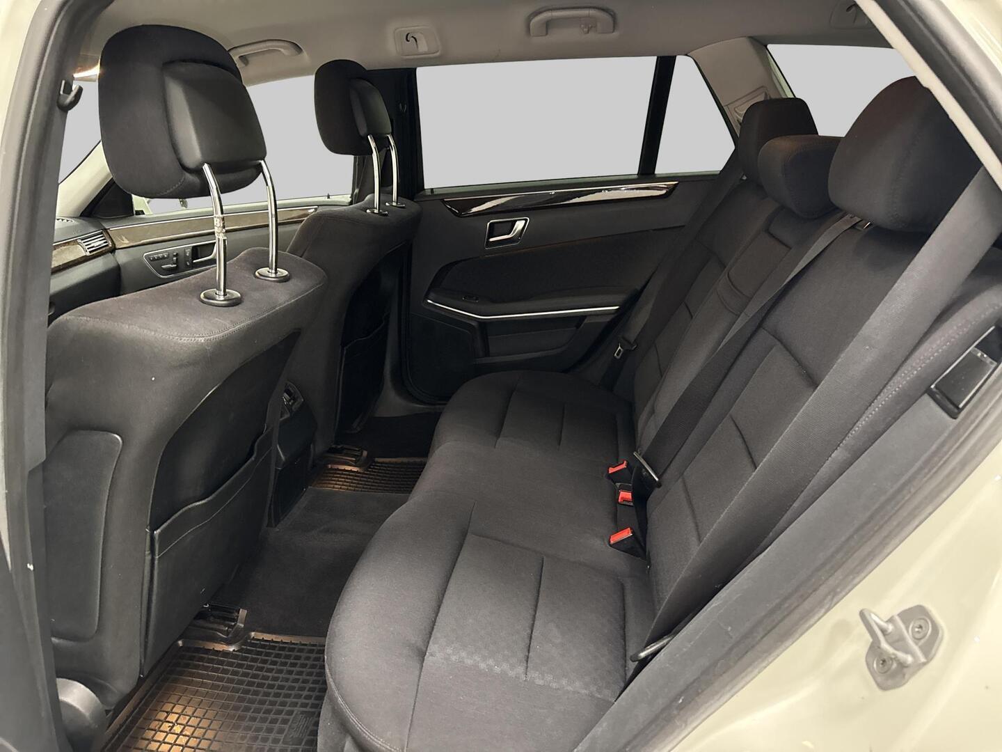 MERCEDES-BENZ E 2012