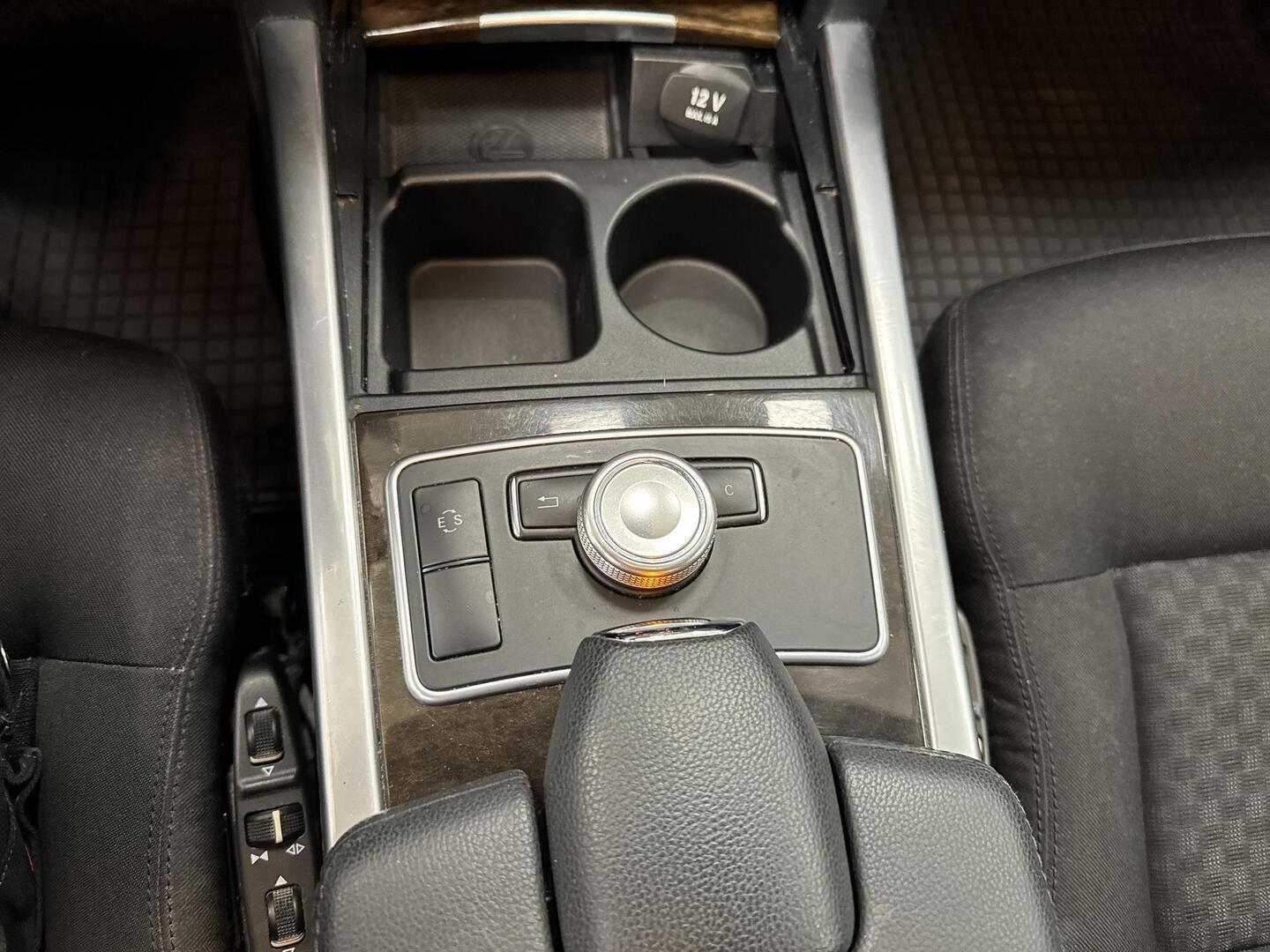 MERCEDES-BENZ E 2012