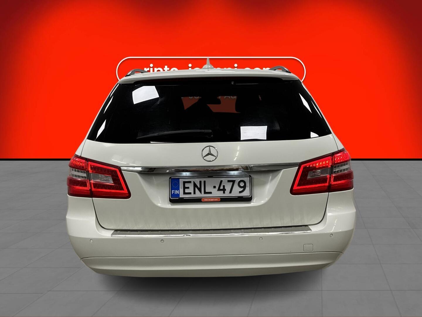MERCEDES-BENZ E 2012