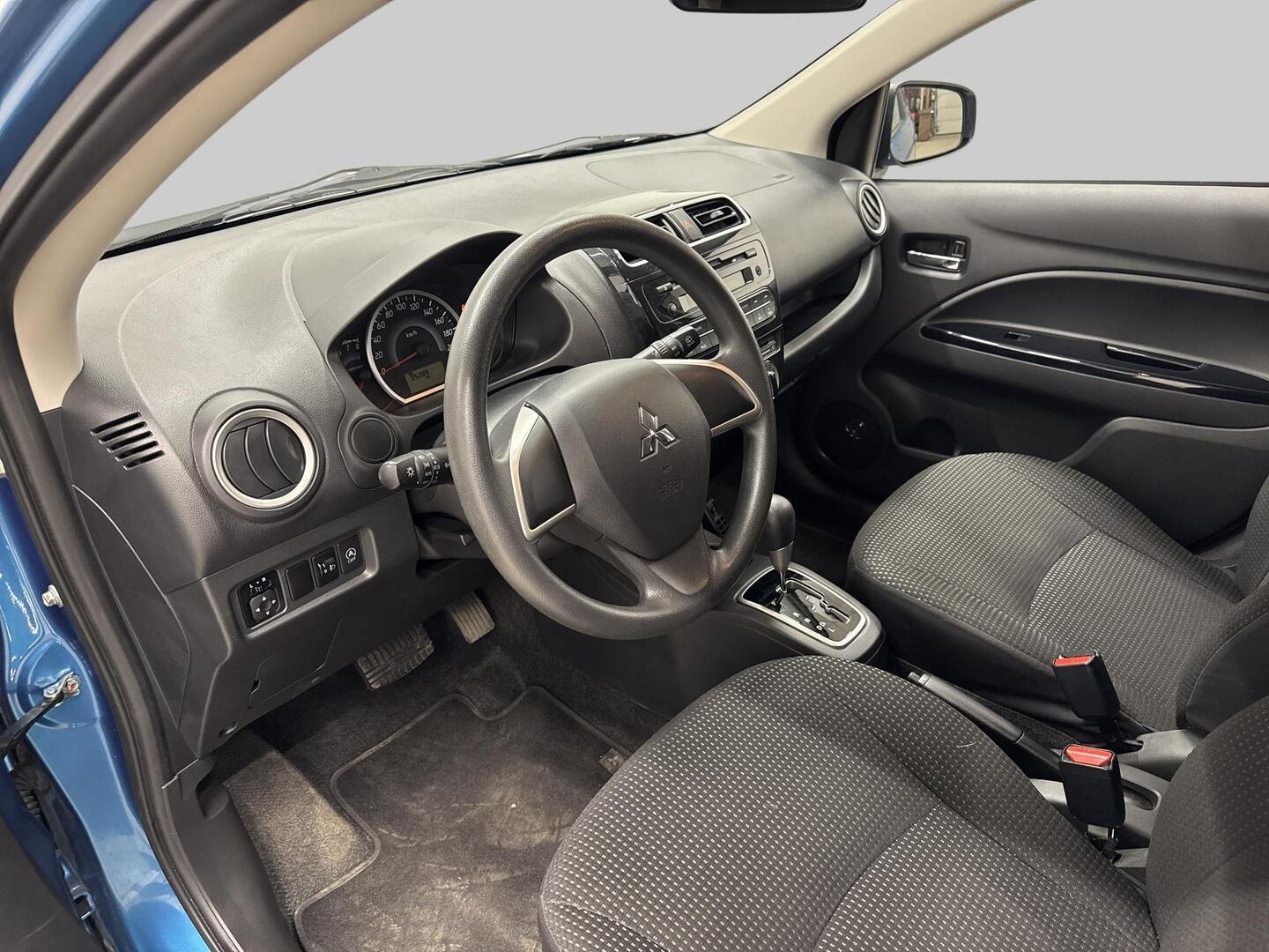 MITSUBISHI Space Star 2015