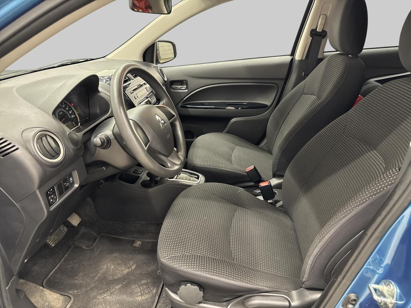 MITSUBISHI Space Star 2015