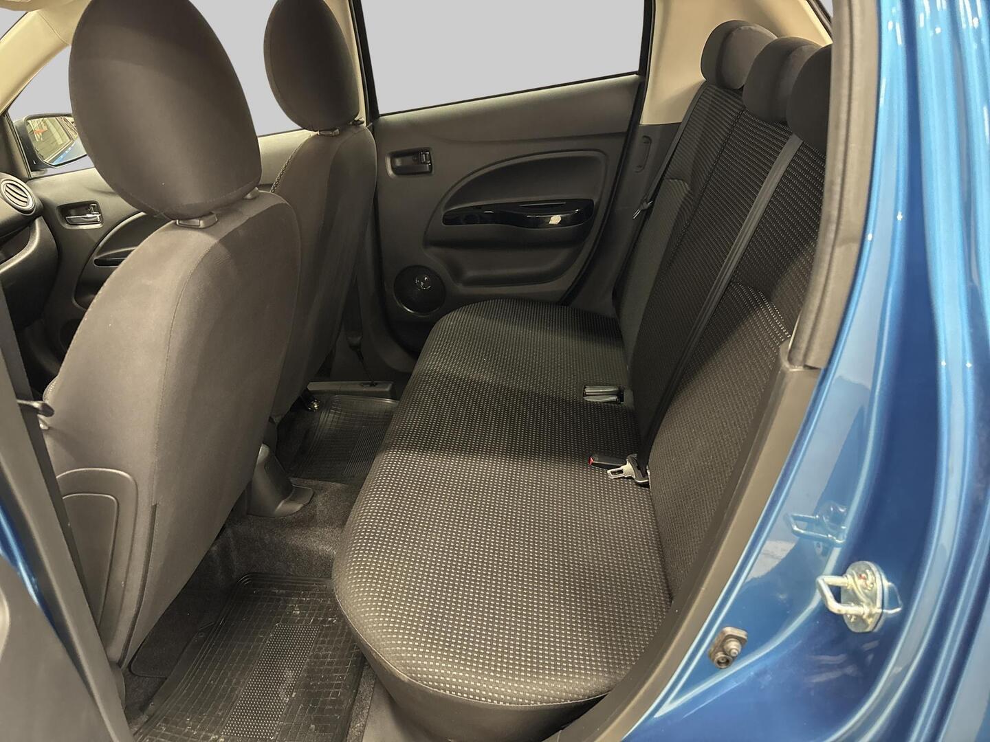 MITSUBISHI Space Star 2015
