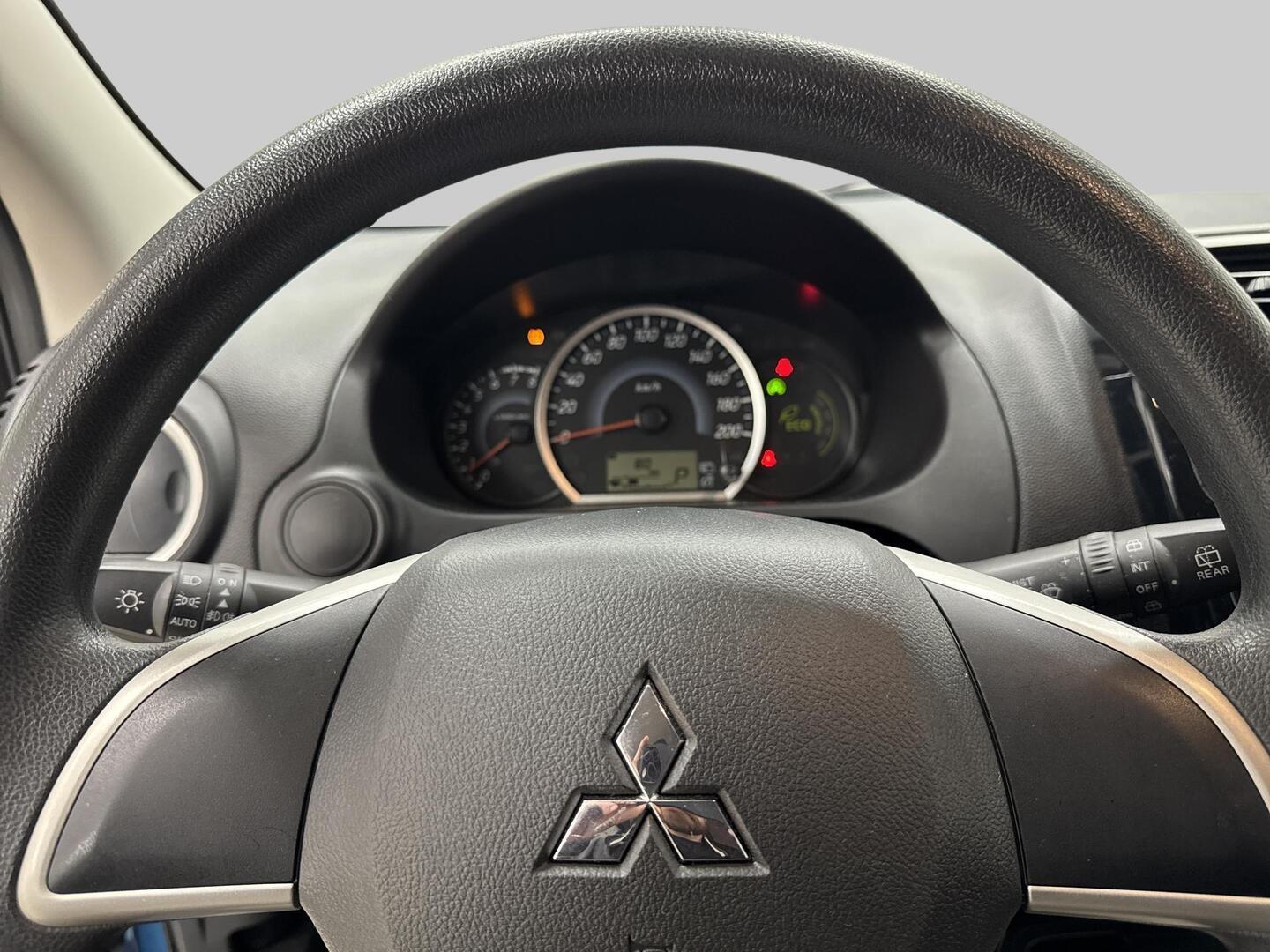 MITSUBISHI Space Star 2015