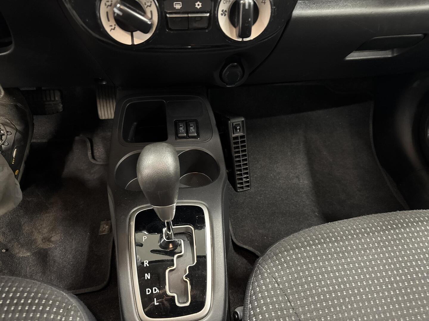 MITSUBISHI Space Star 2015