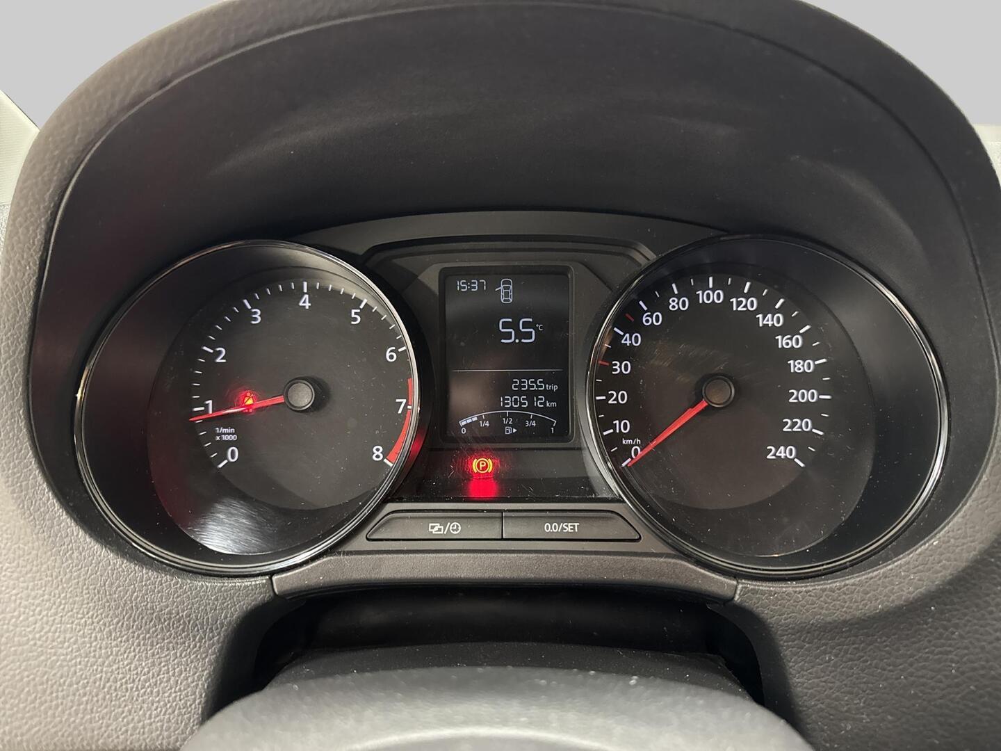 VOLKSWAGEN Polo 2015