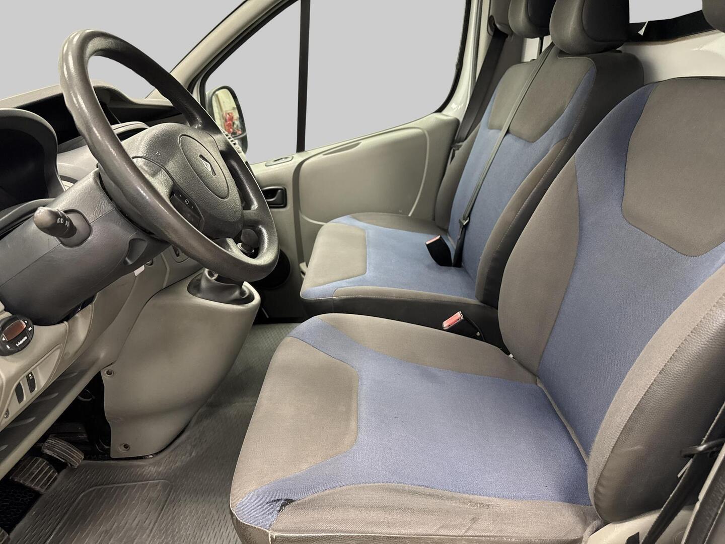 RENAULT Trafic 2012