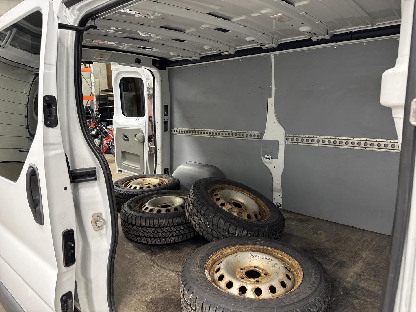 RENAULT Trafic 2012
