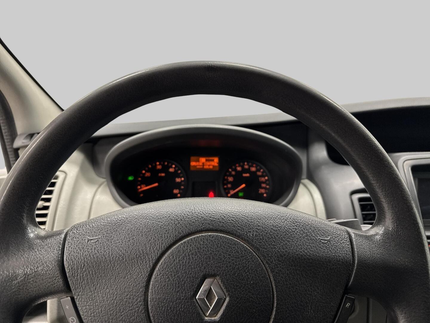 RENAULT Trafic 2012