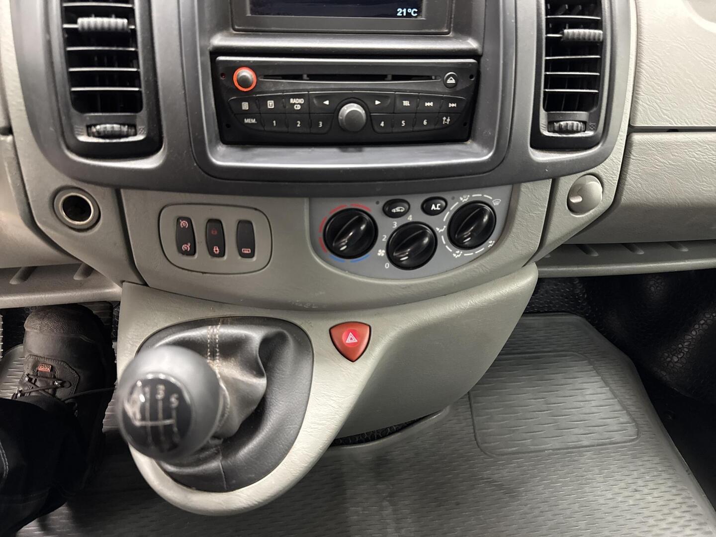 RENAULT Trafic 2012