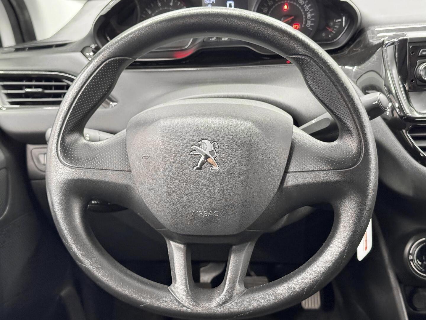 PEUGEOT 208 2014