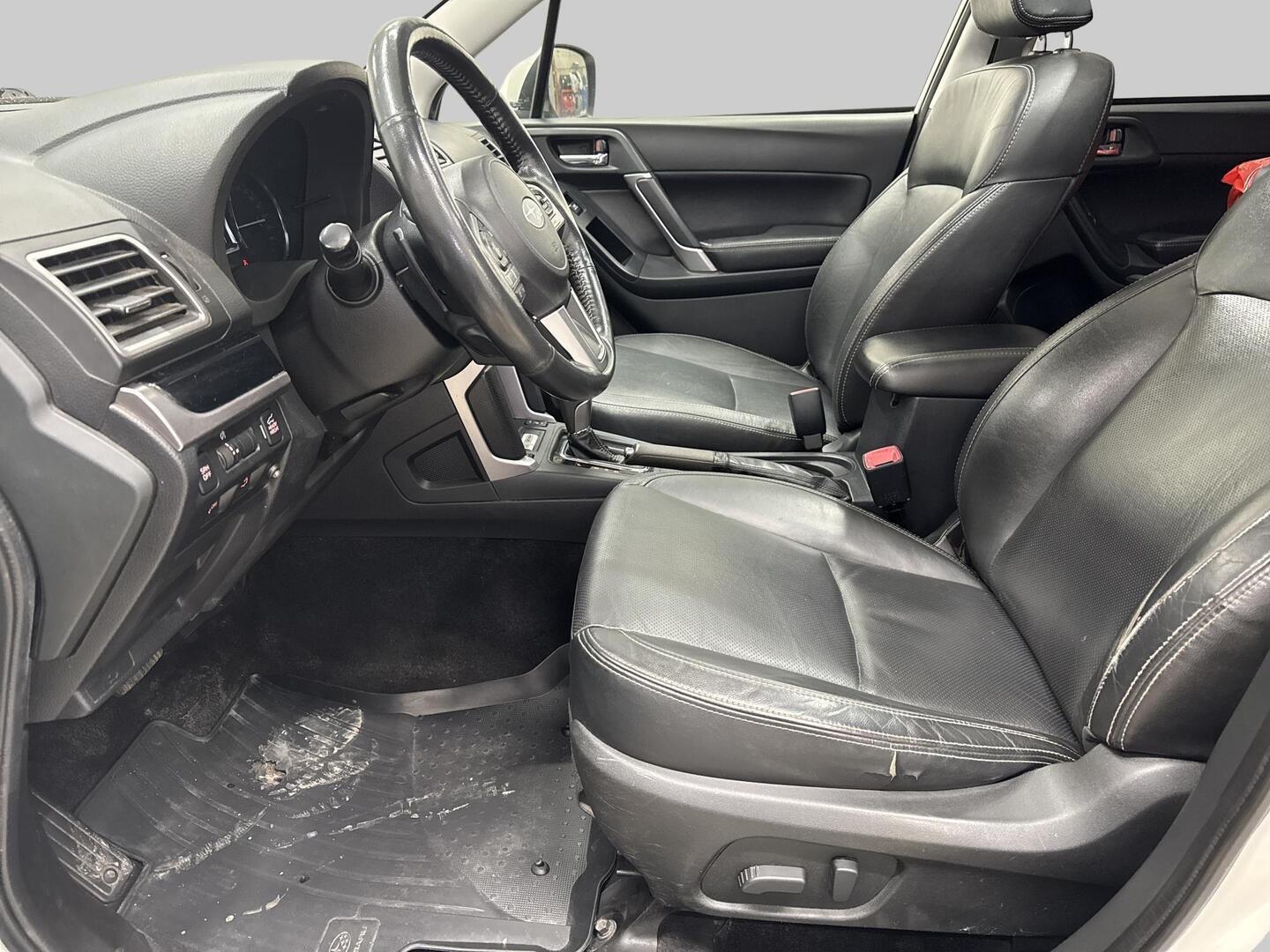 SUBARU Forester 2017