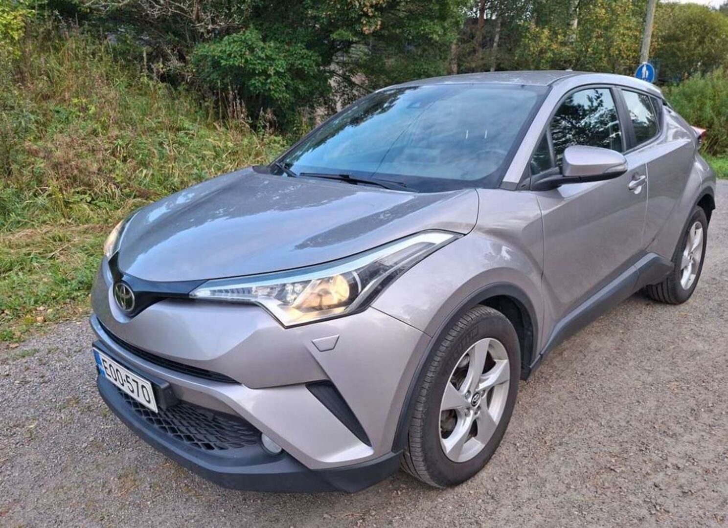 TOYOTA C-HR 2017
