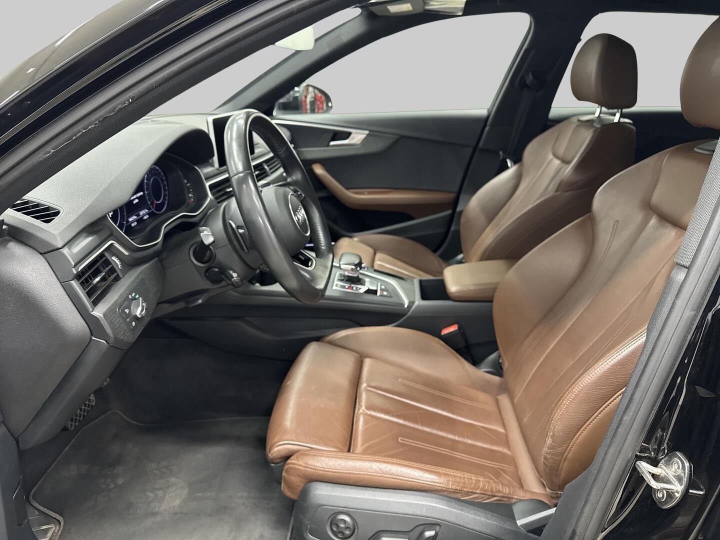 AUDI A4 2019