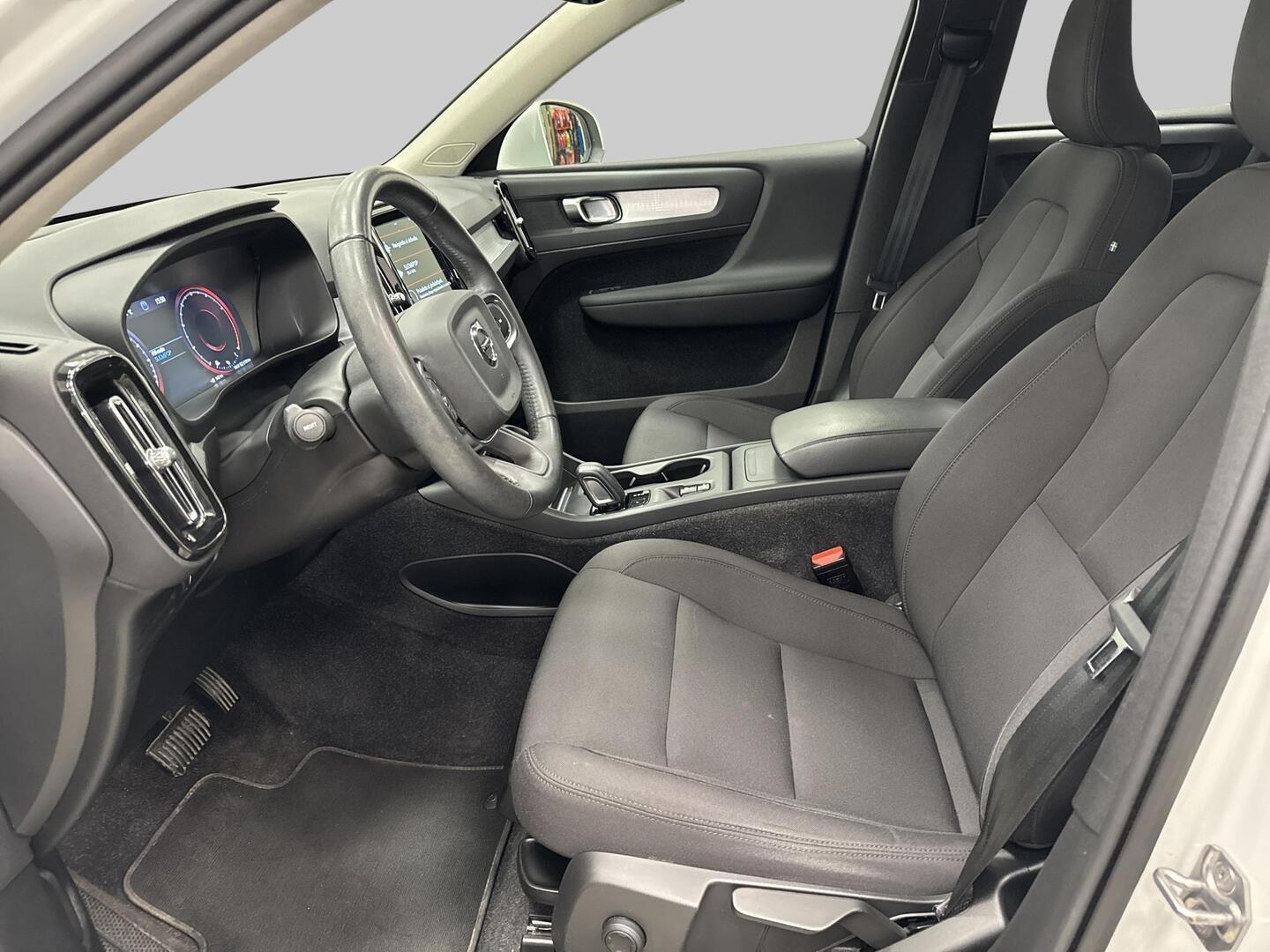 VOLVO XC40 2020