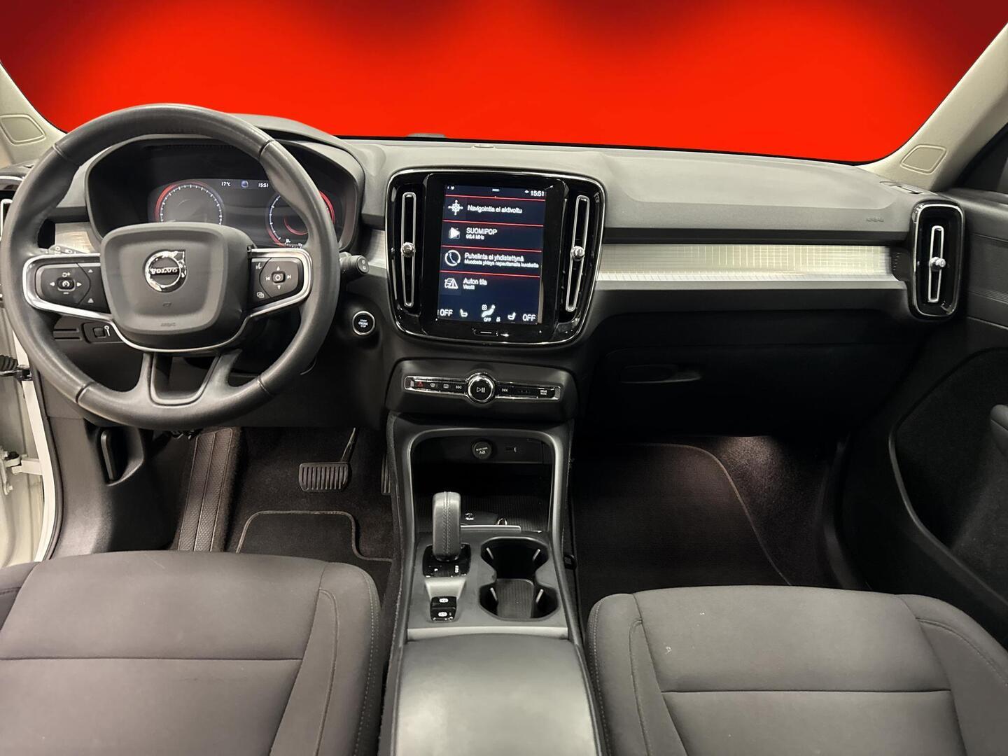 VOLVO XC40 2020