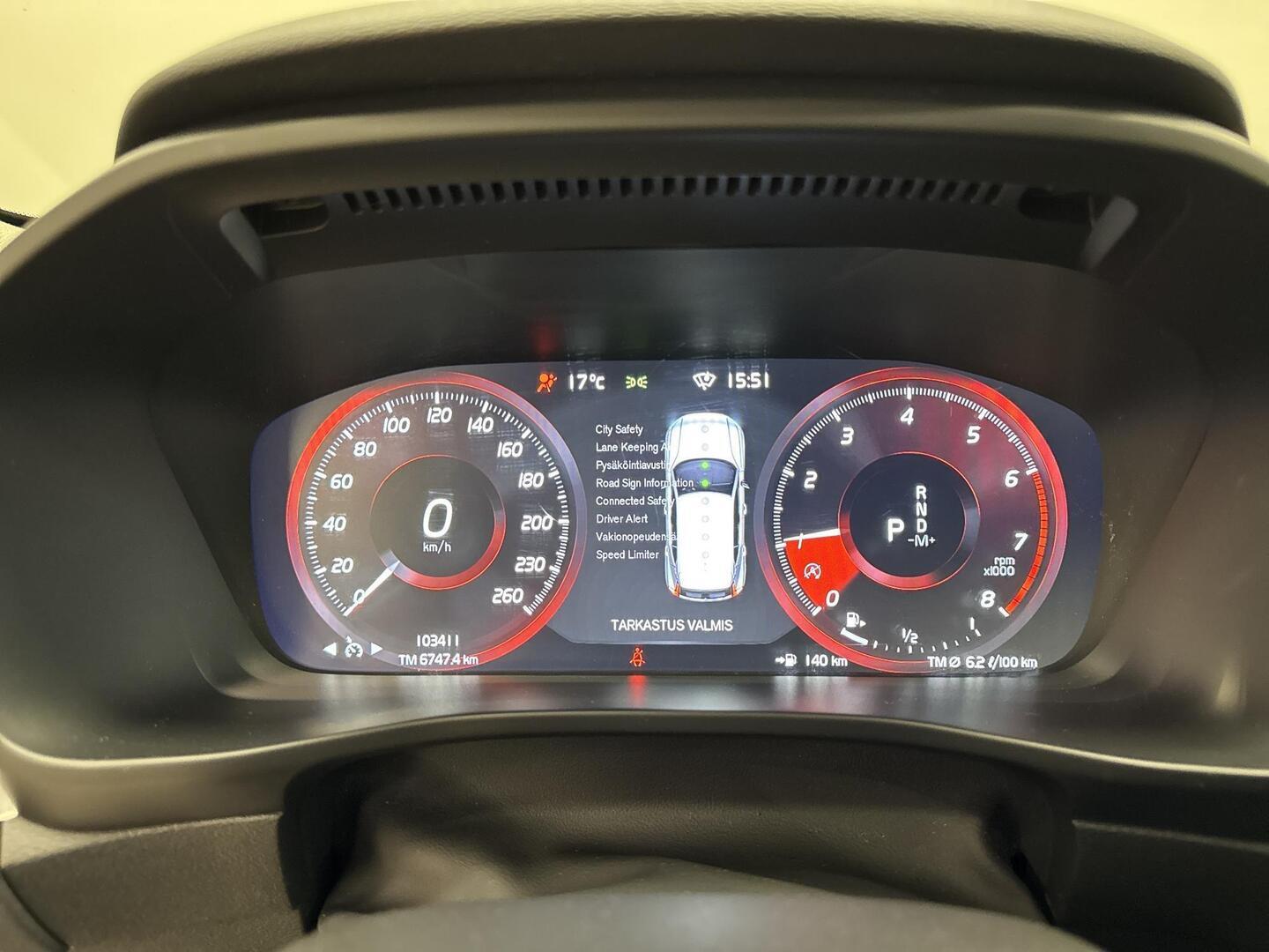 VOLVO XC40 2020
