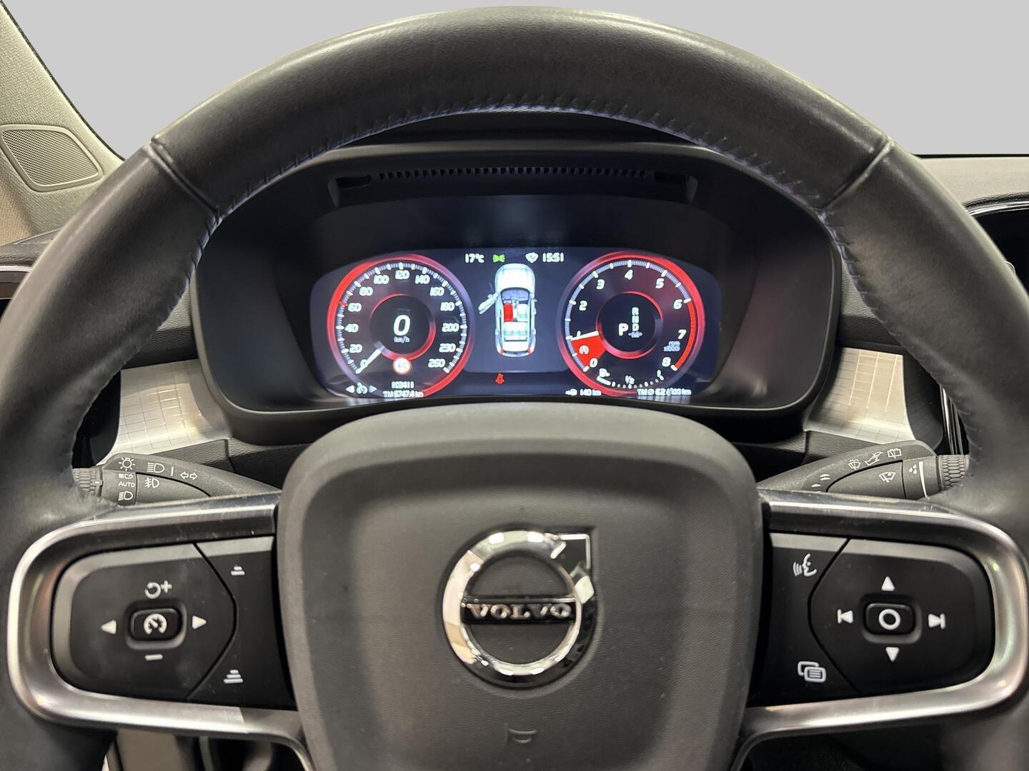 VOLVO XC40 2020