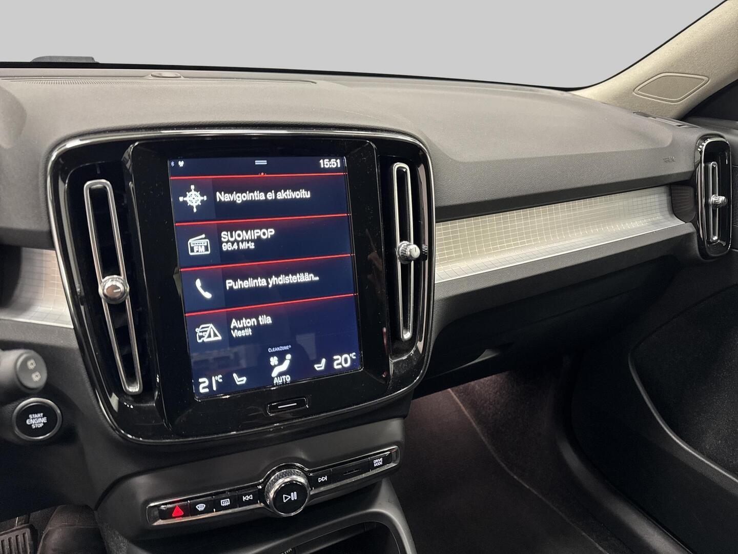 VOLVO XC40 2020