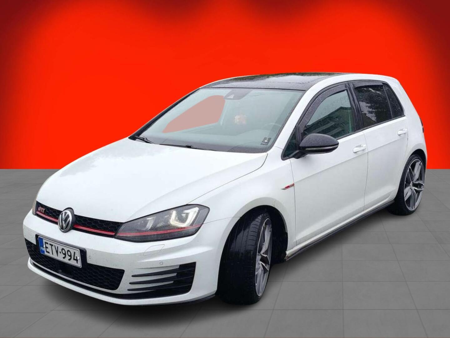 VOLKSWAGEN Golf 2015
