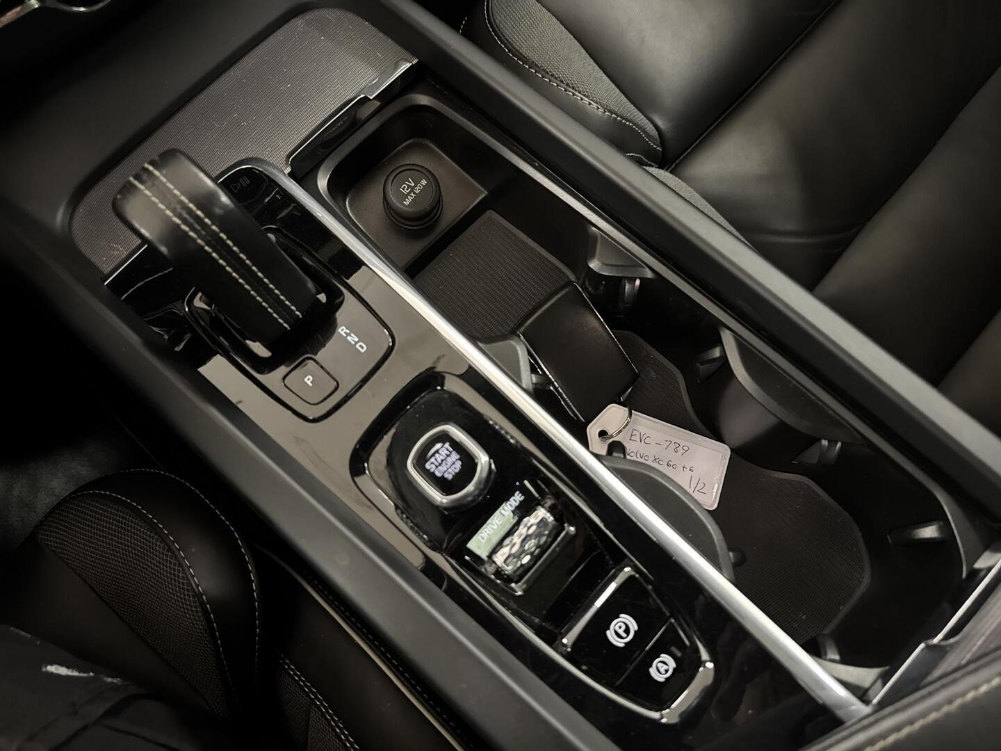 VOLVO XC60 2021