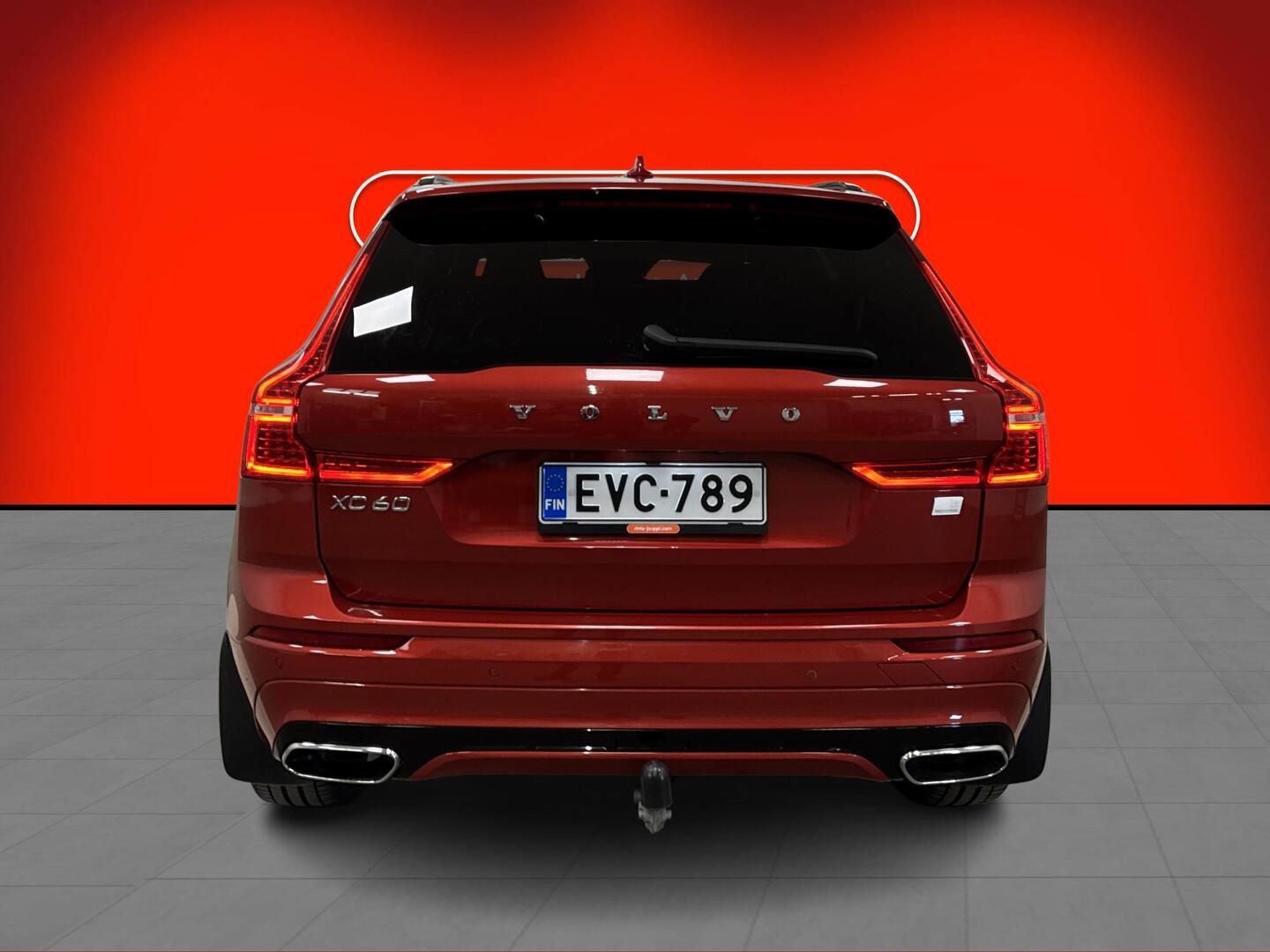 VOLVO XC60 2021