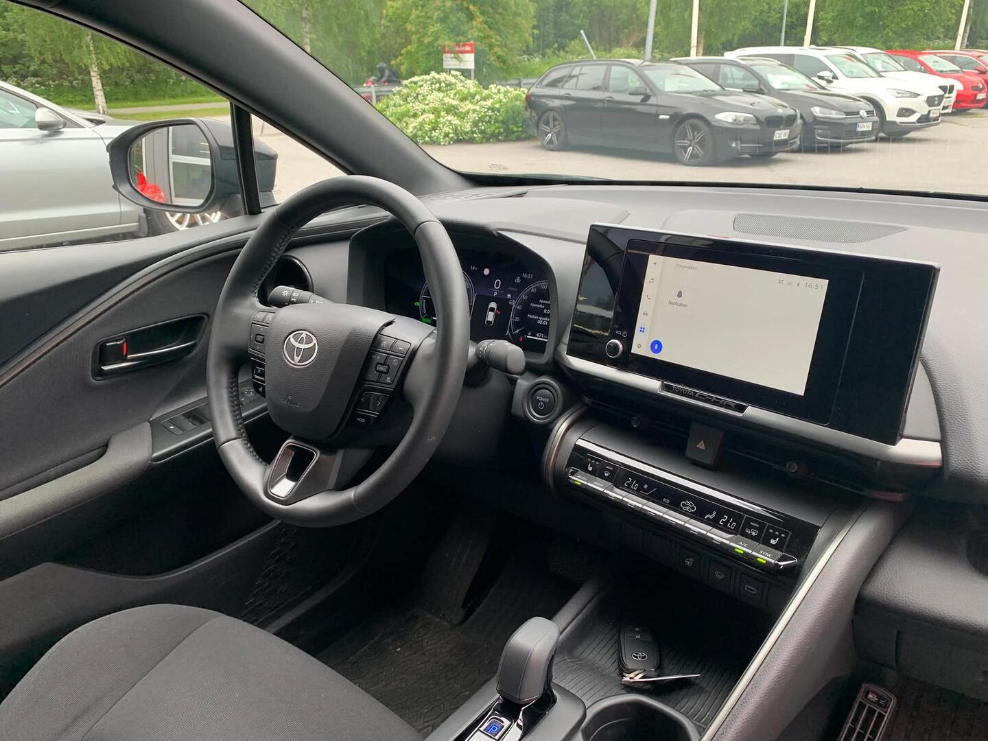 TOYOTA C-HR 2024