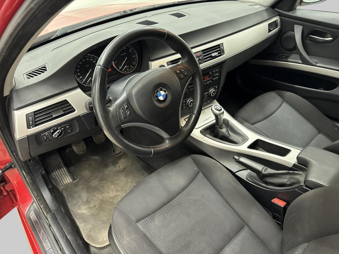 BMW 318 2009