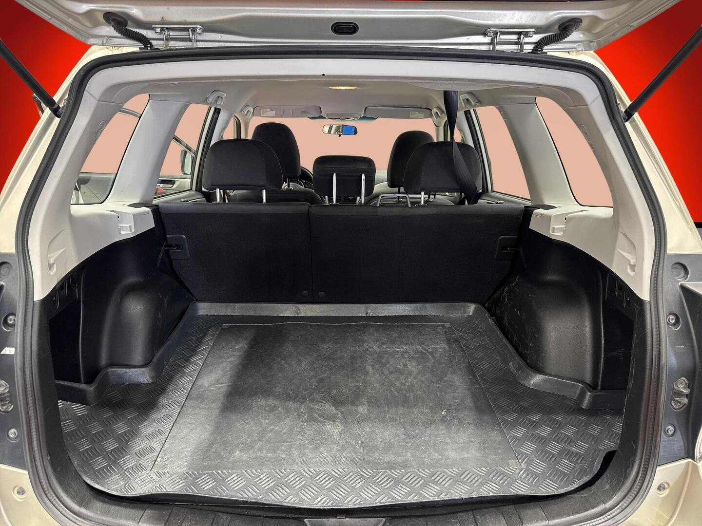 SUBARU Forester 2011