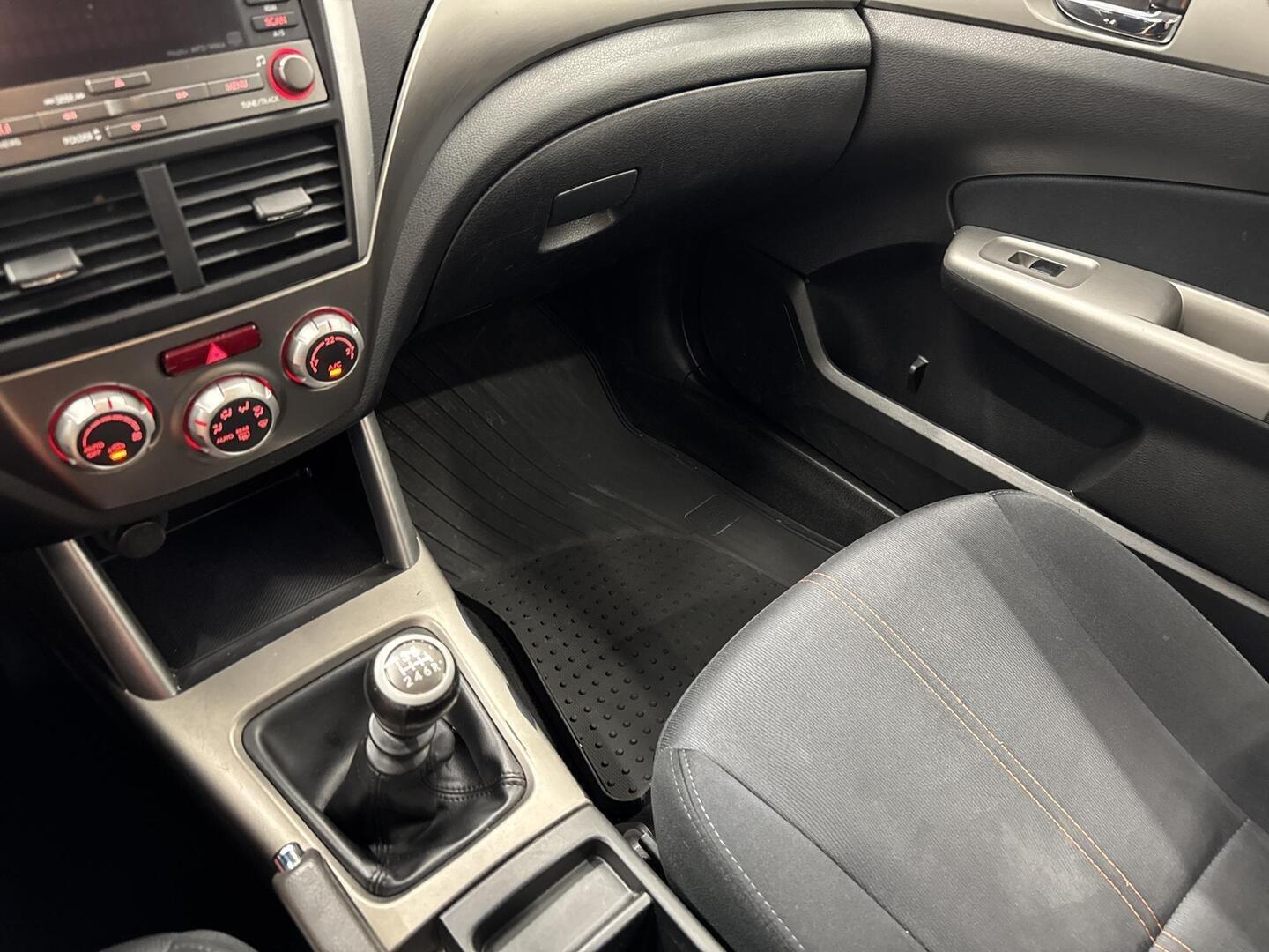 SUBARU Forester 2011