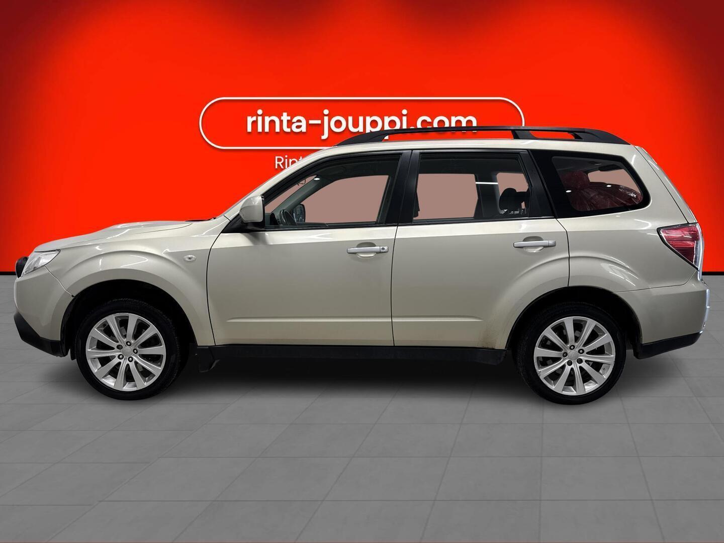 SUBARU Forester 2011