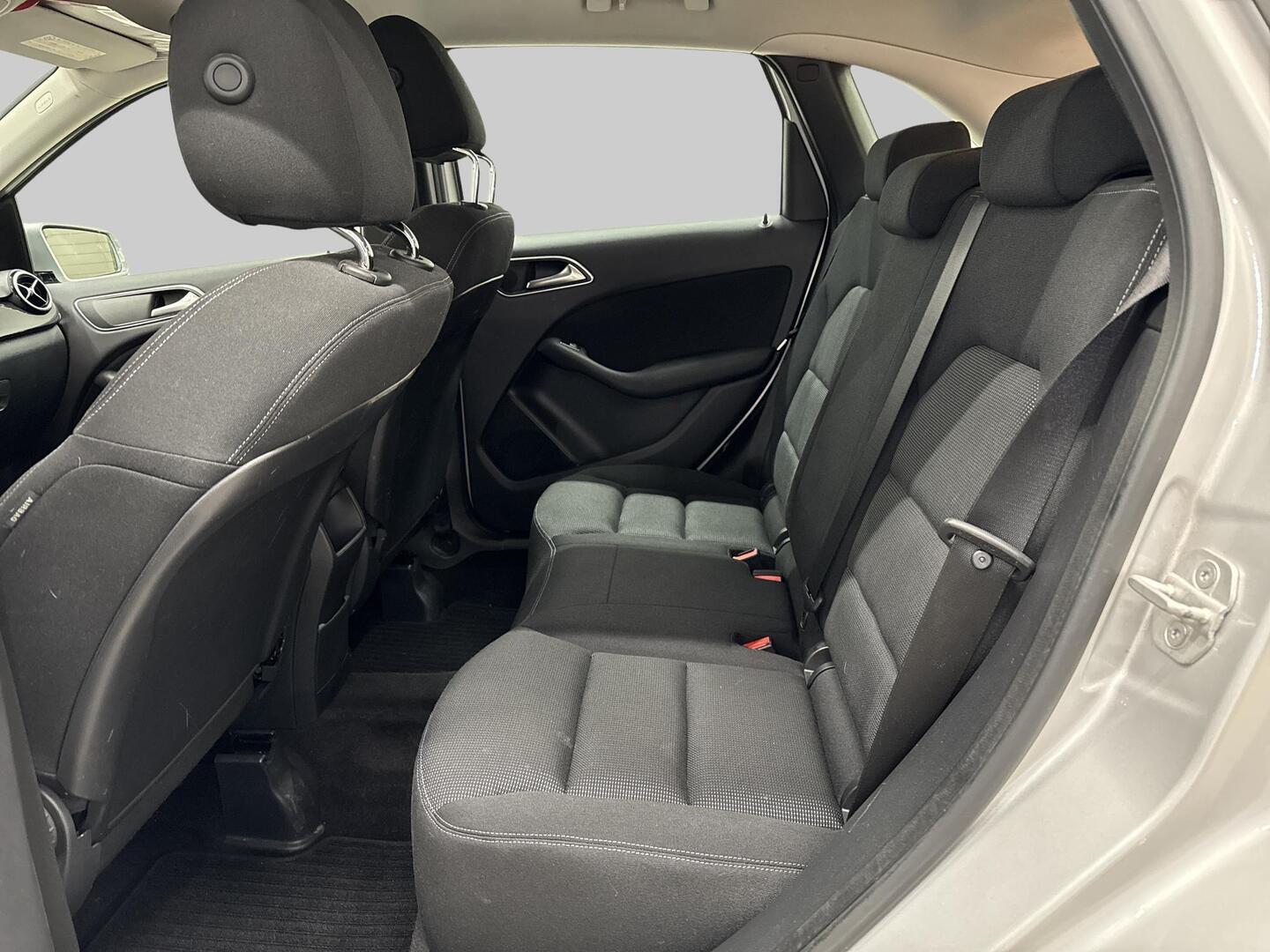 MERCEDES-BENZ B 2012