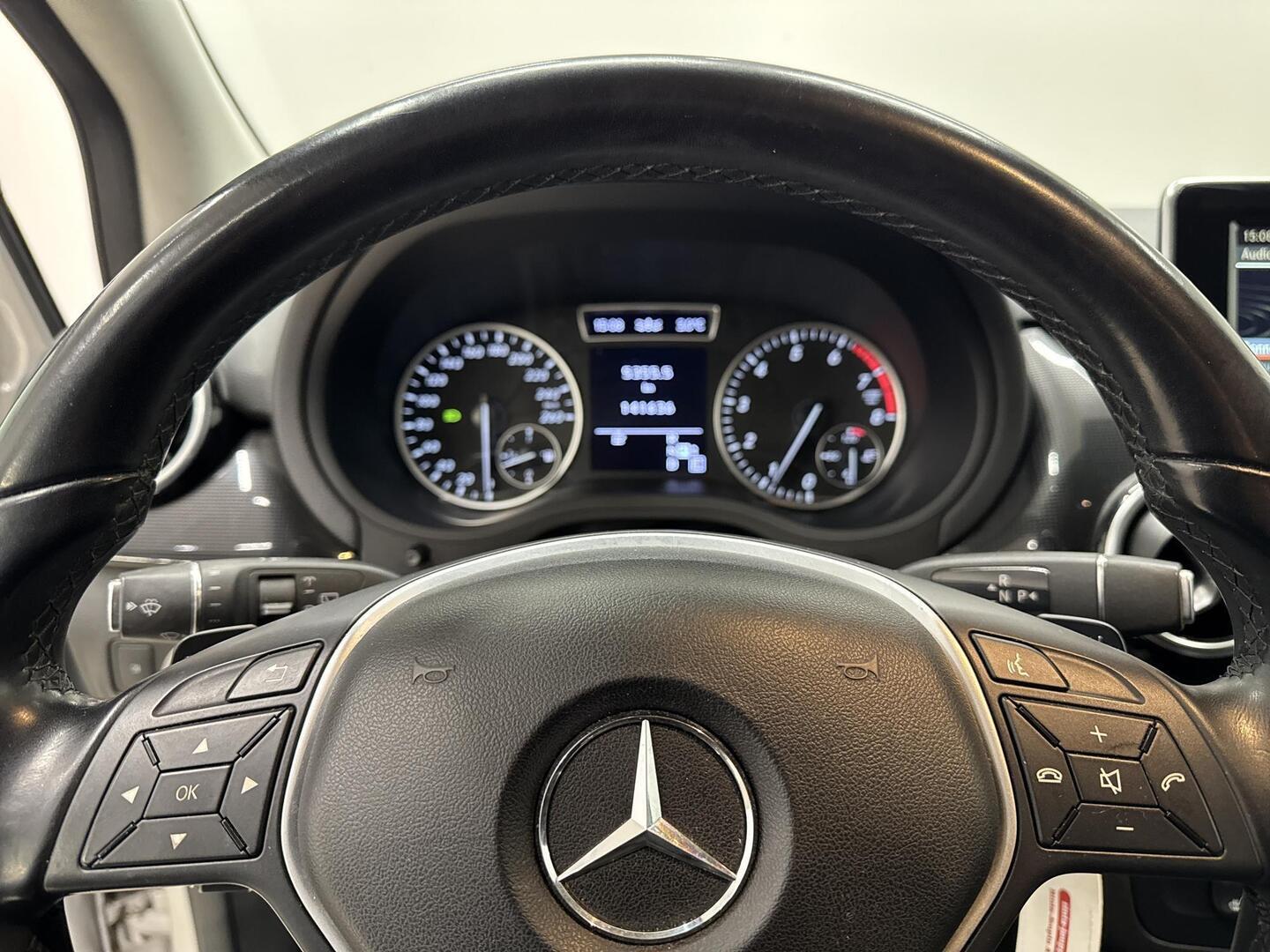 MERCEDES-BENZ B 2012