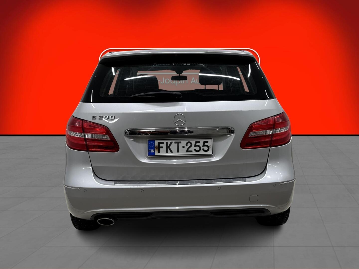 MERCEDES-BENZ B 2012