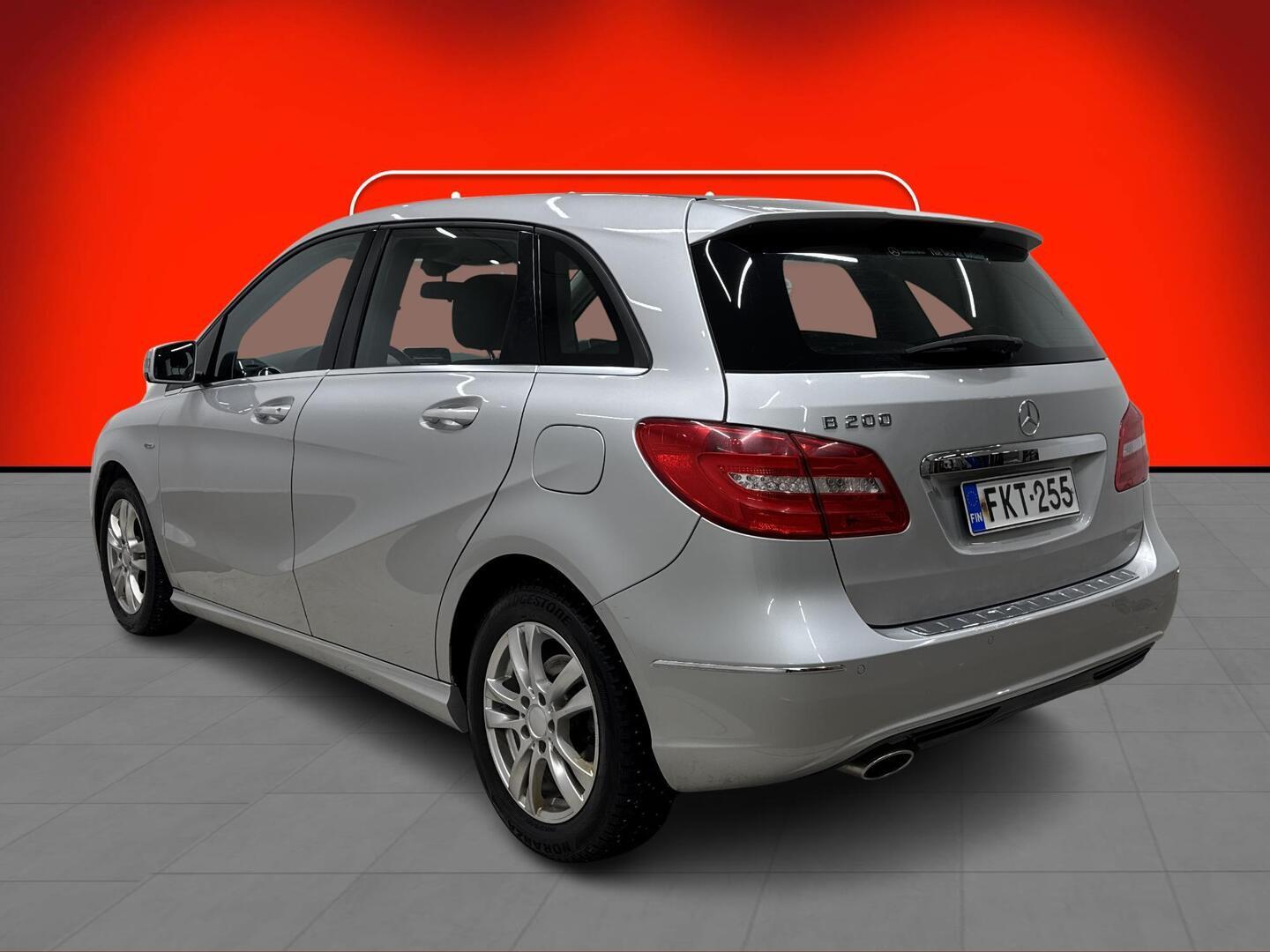 MERCEDES-BENZ B 2012