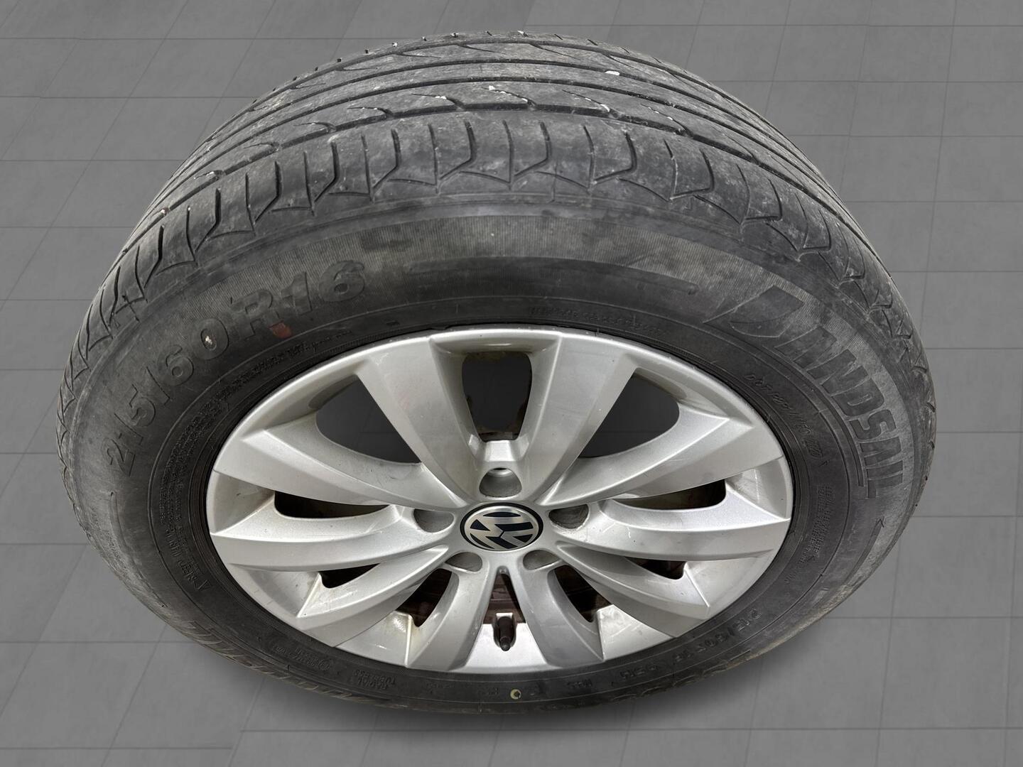 VOLKSWAGEN BEETLE 2012