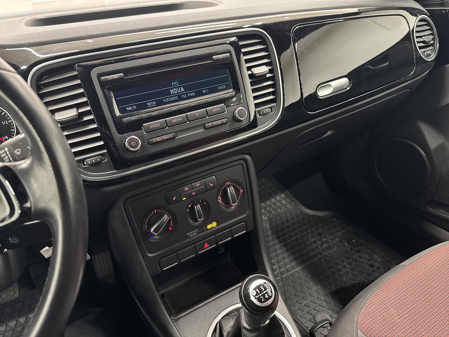 VOLKSWAGEN BEETLE 2012