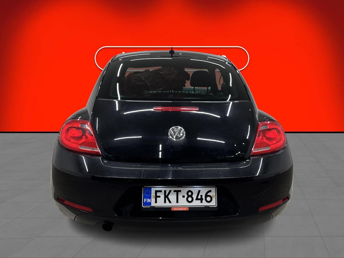 VOLKSWAGEN BEETLE 2012