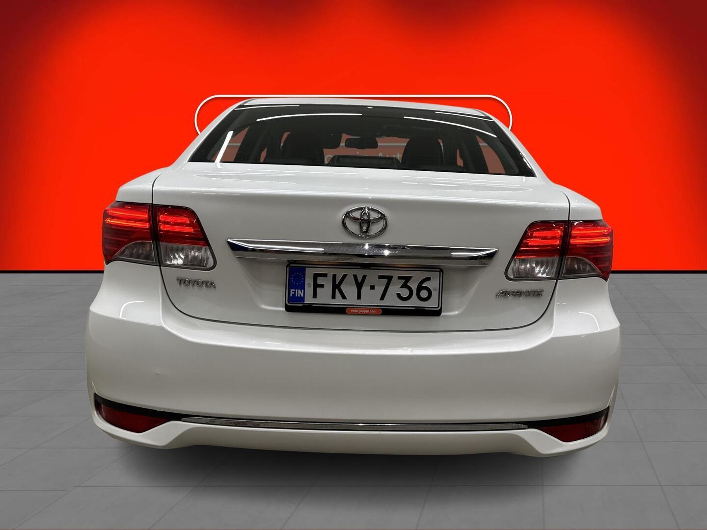 TOYOTA Avensis 2013
