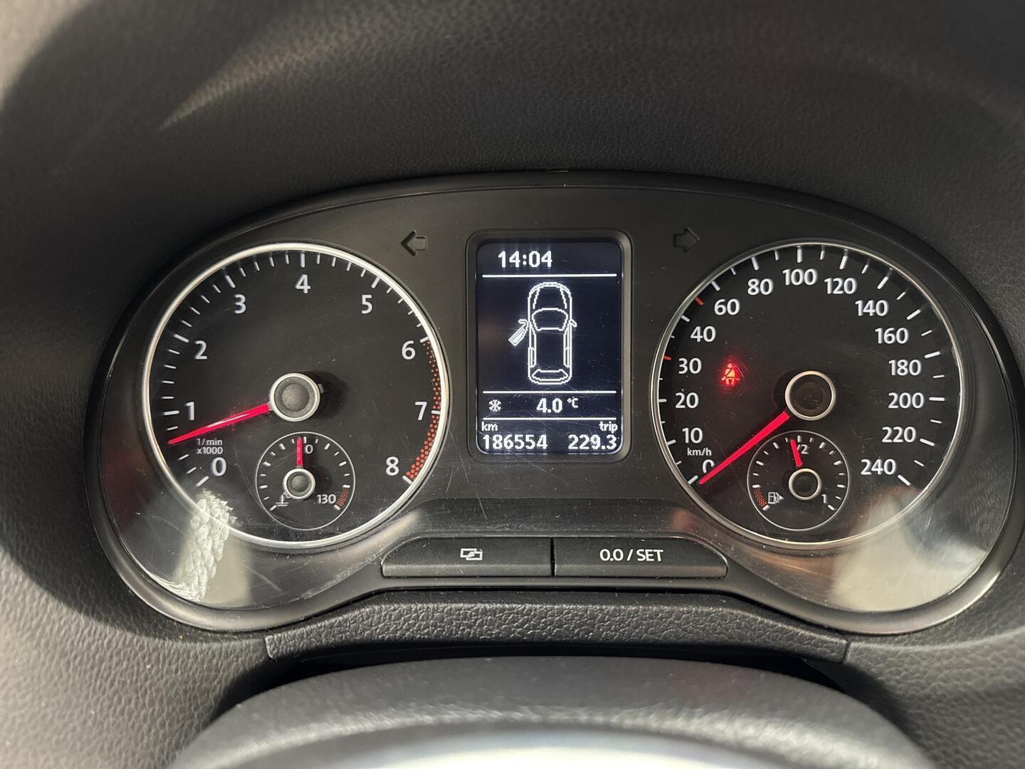 VOLKSWAGEN Polo 2013