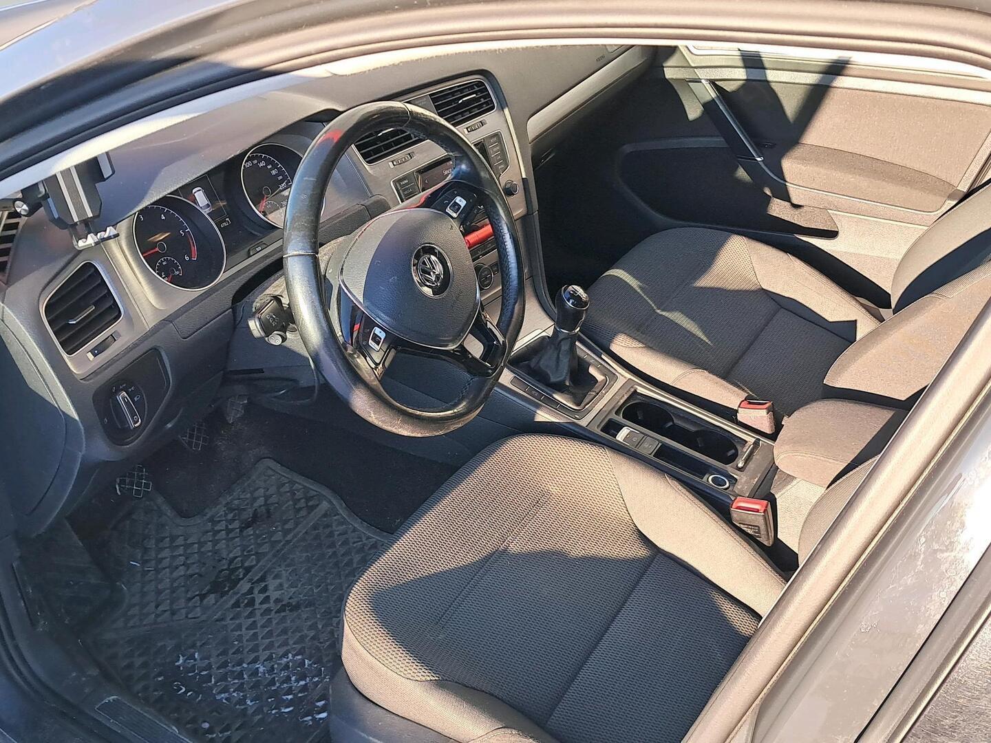 VOLKSWAGEN Golf 2015