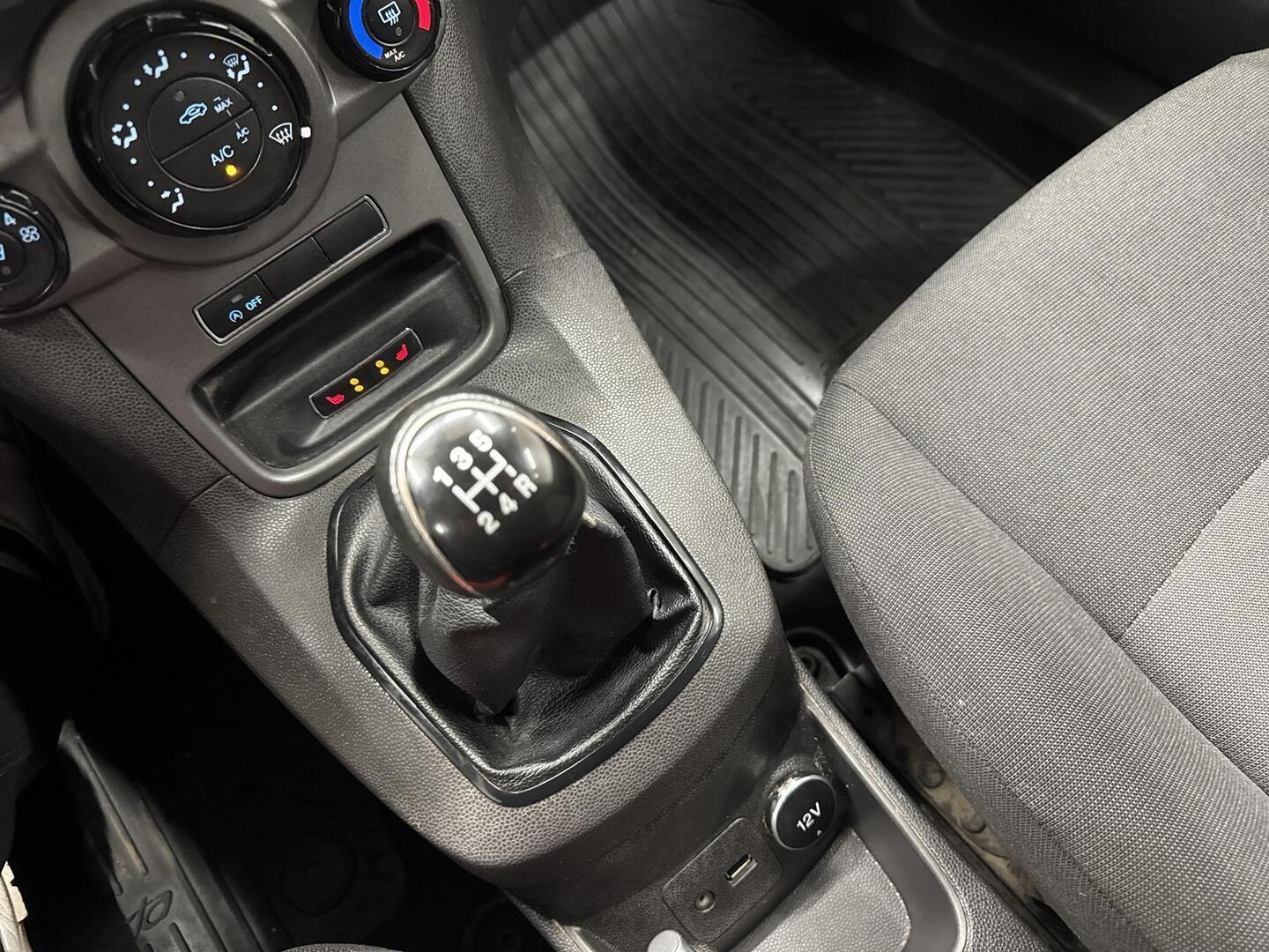 FORD Fiesta Van 2016