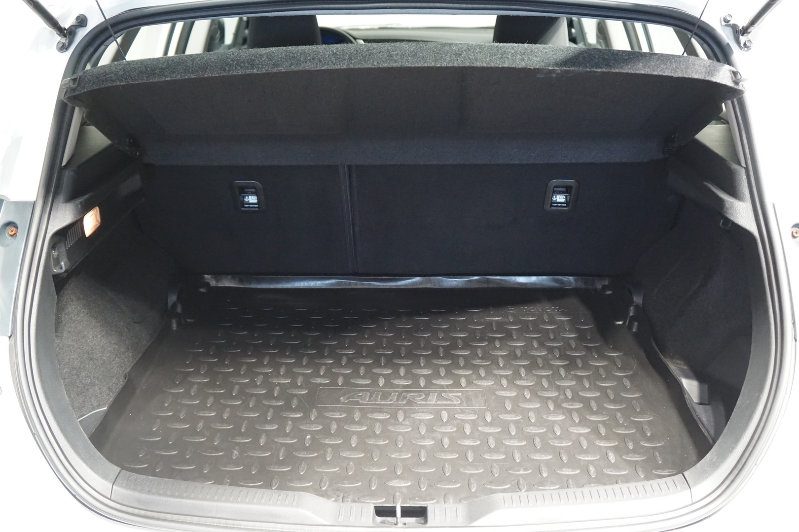 TOYOTA Auris 2016