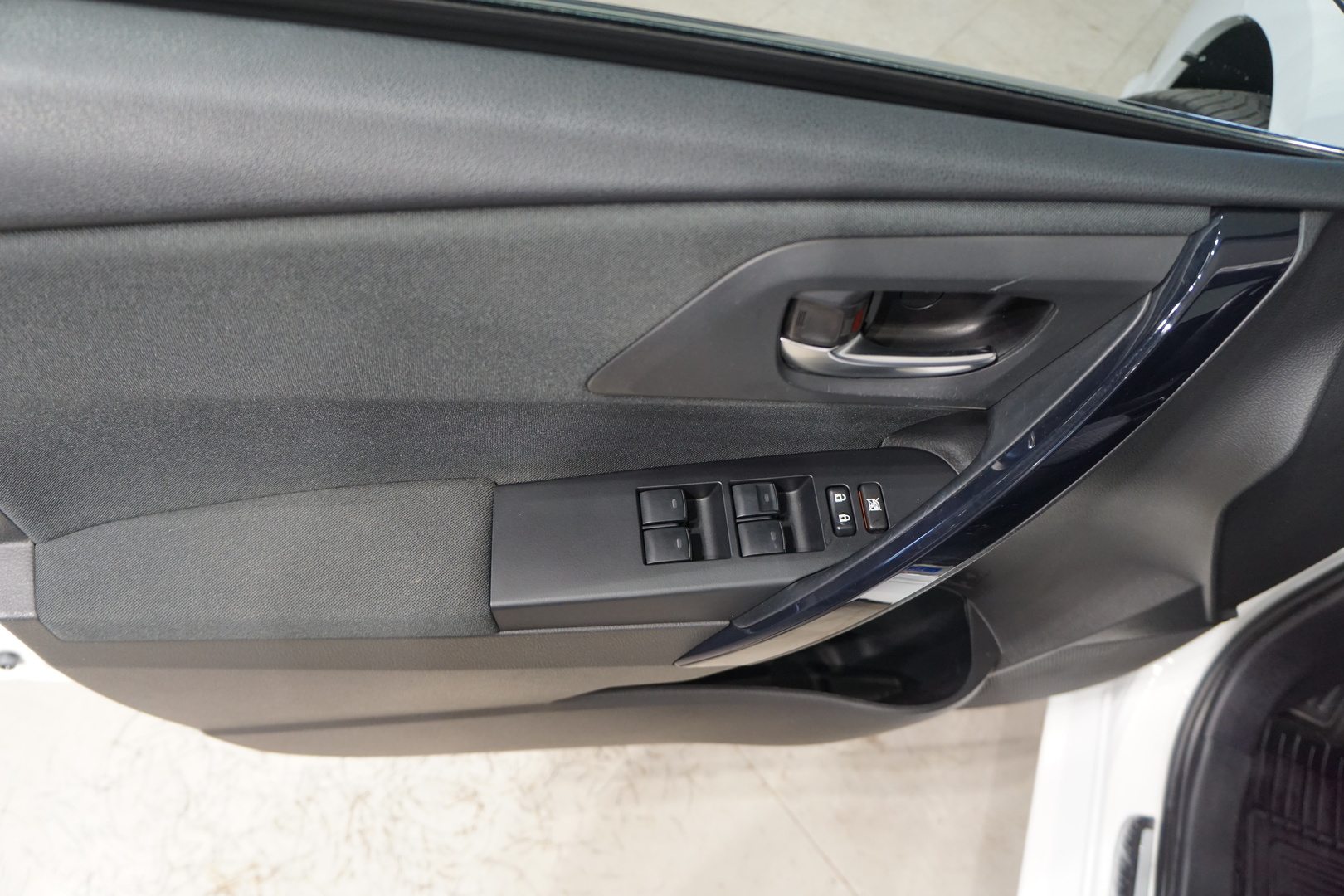 TOYOTA Auris 2016