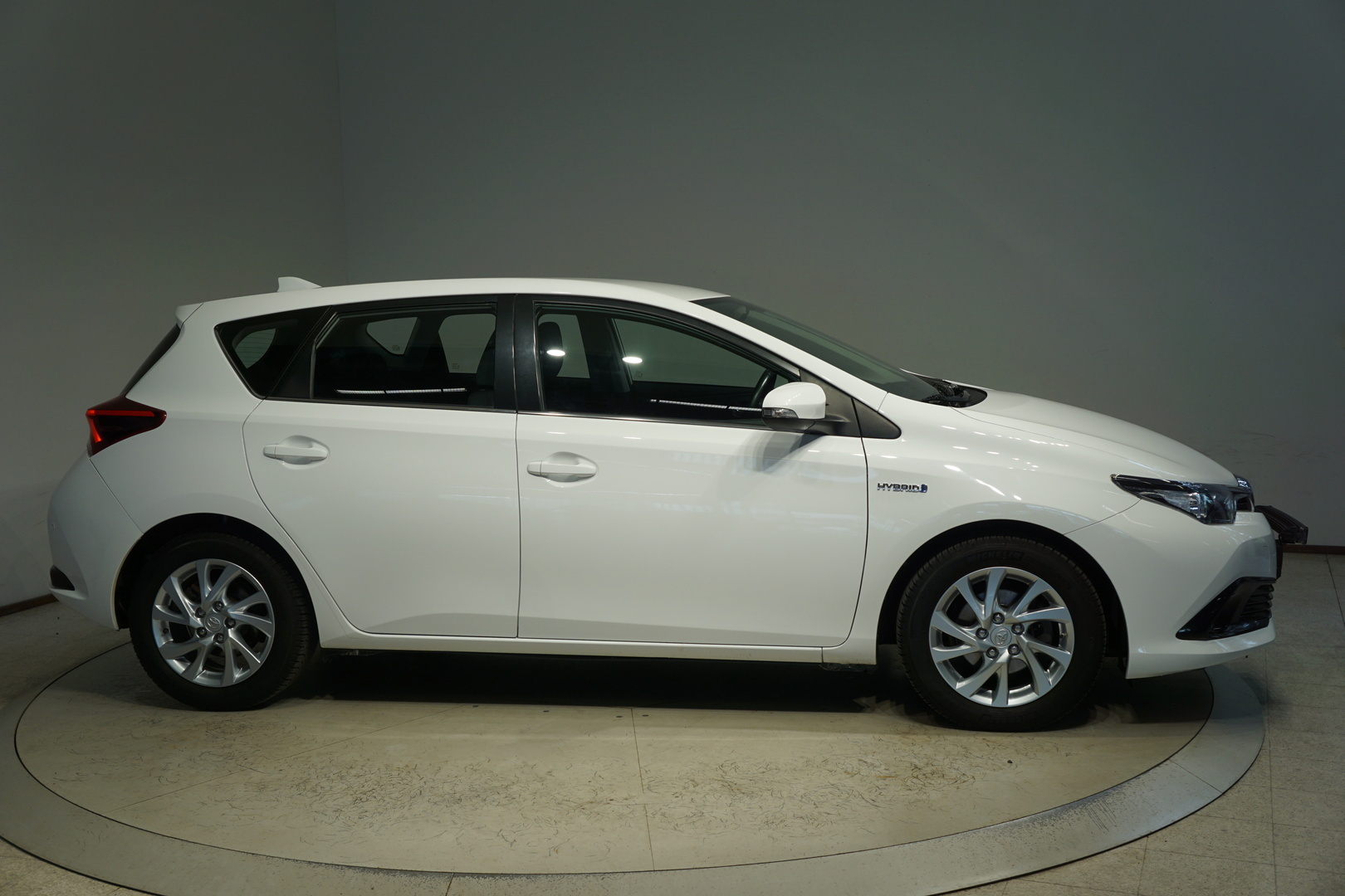 TOYOTA Auris 2016