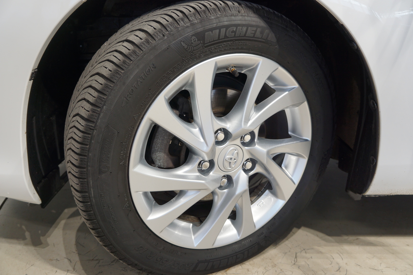 TOYOTA Auris 2016