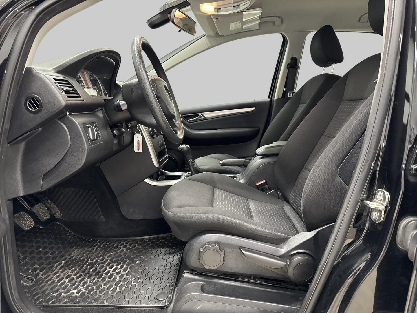 MERCEDES-BENZ B 2011