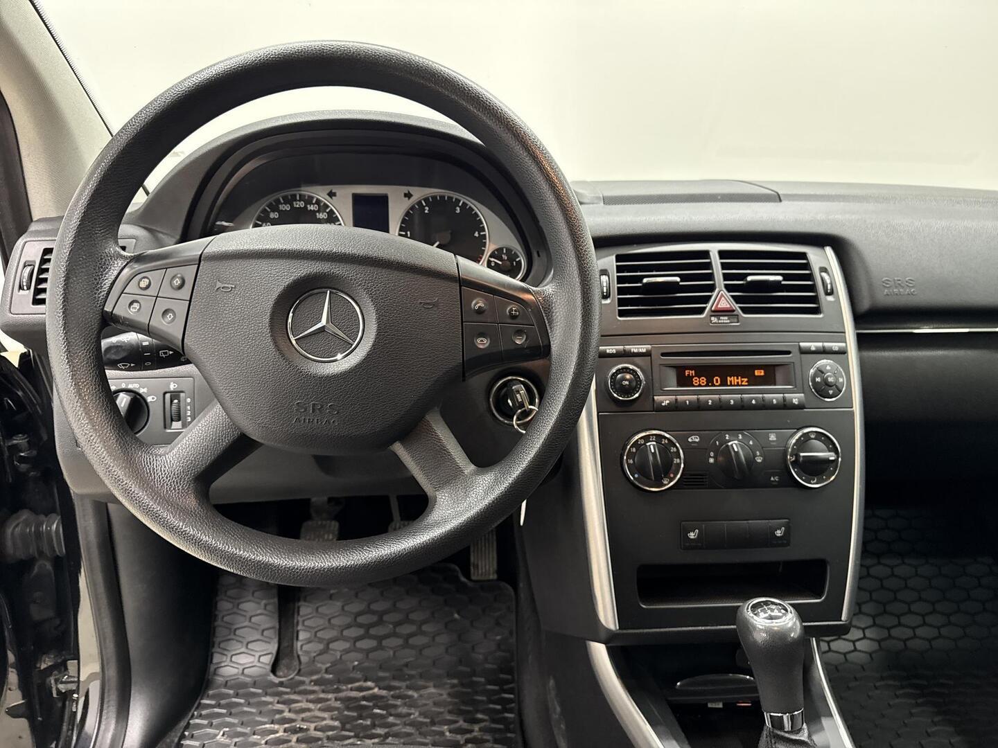 MERCEDES-BENZ B 2011